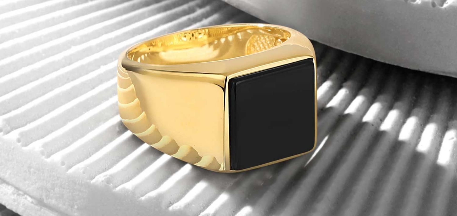 The Power of Onyx: Discover the Symbolism and Meaning Behind Men's Onyx Rings